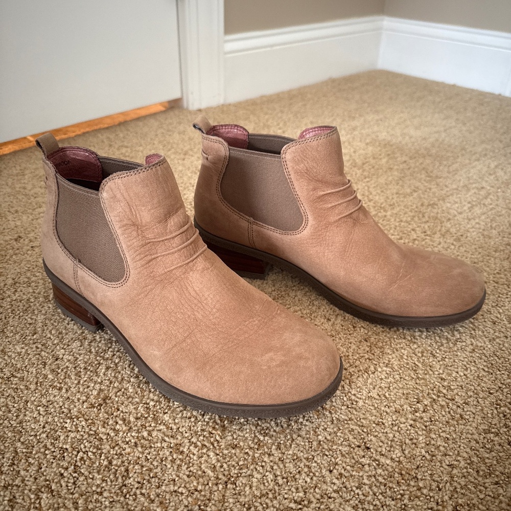 Dansko Waterproof Leather Tan Boot - image 1